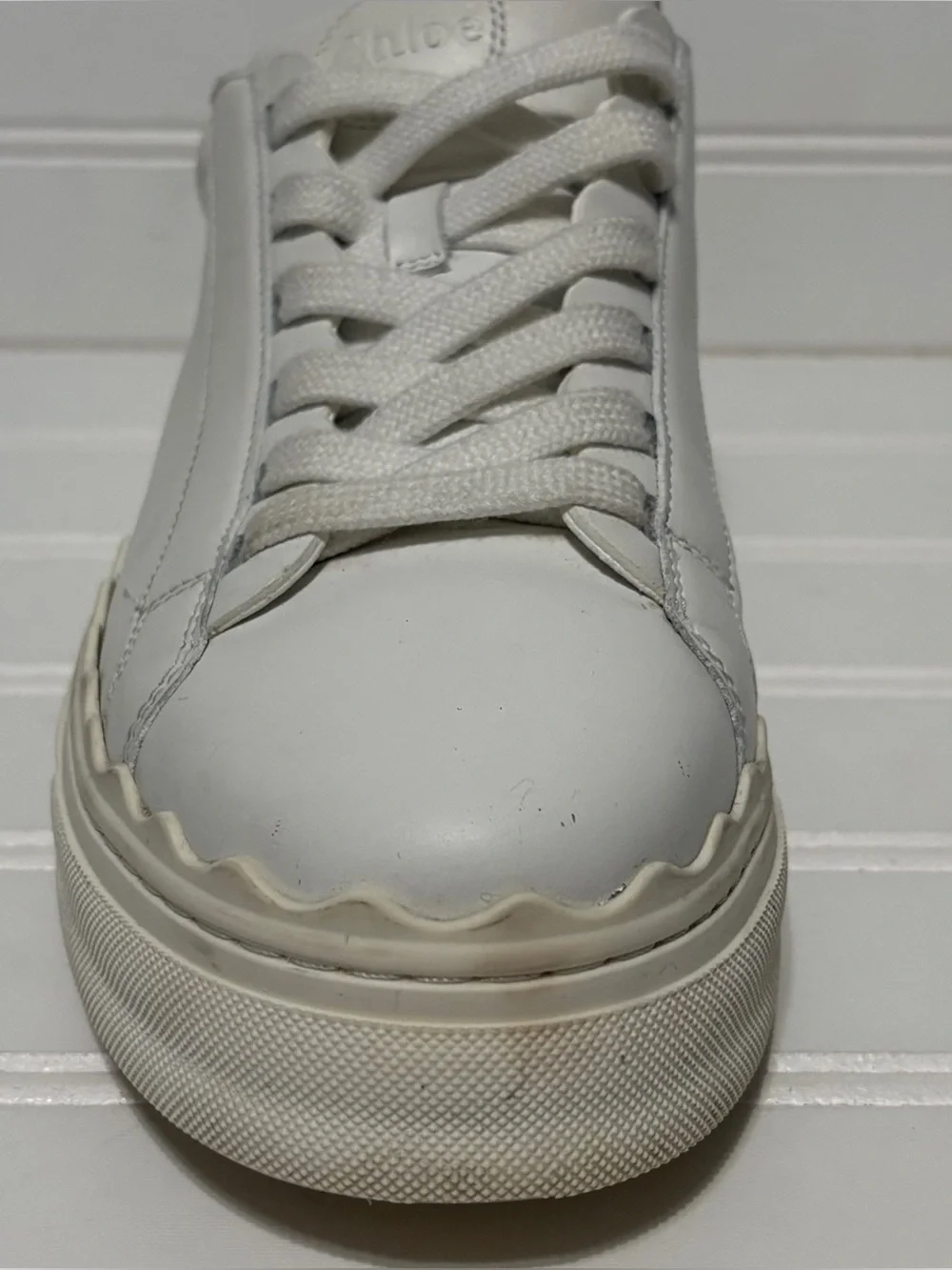 CHLOE Lauren White Leather Scallop Sneakers Shoes Womens Size 37 US Size 7